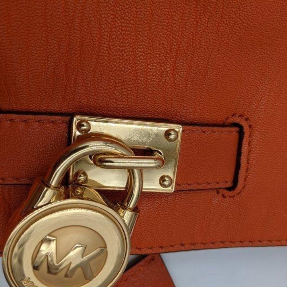 Michael Kors women's Hamilton orange leather signature liner‎ shoulder bag - Picture 10 of 13